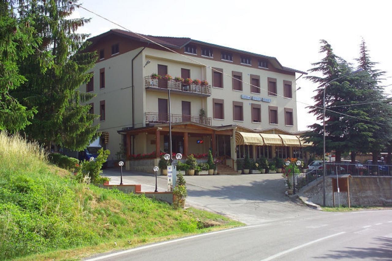 Albergo Ristorante Miramonti Toano エクステリア 写真
