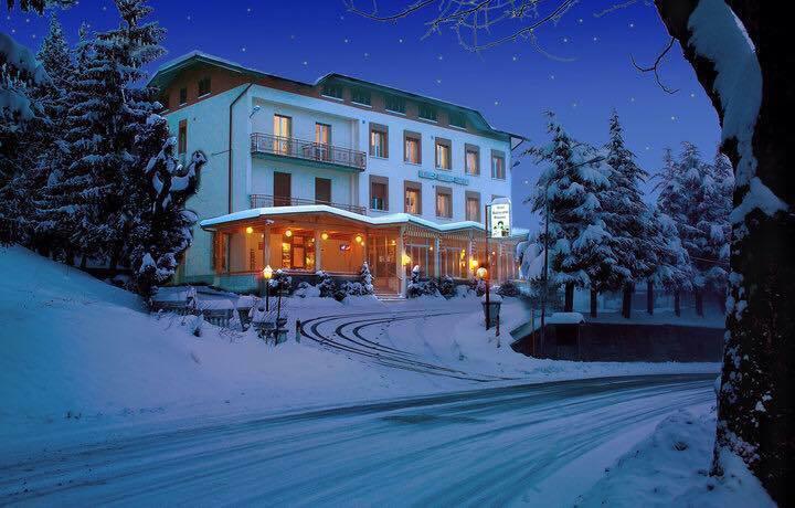 Albergo Ristorante Miramonti Toano エクステリア 写真